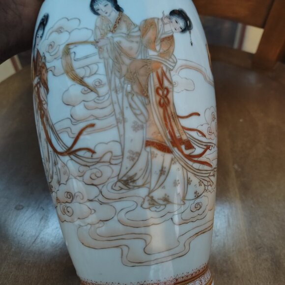1970’s Chinese porcelain ProC Vases Ladies in a Garden Qianlong Mark - Picture 3 of 15